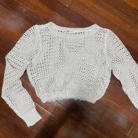 ราคา เสื้อครอป H&M แท้ แขนยาว ไหมพรม สีขาว งานฉลุ (22262362860)