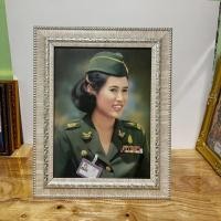 ราคา กรอบรูปพร้อมภาพ พระเทพรัตนราชสุดาฯ ขนาด 26x32 ซม.วัดรวมกรอบ มีขาตั้งและที่แขวนผนัง เป็นของขวัญ ที่ระลึก สักการะบูชา (25759706266)