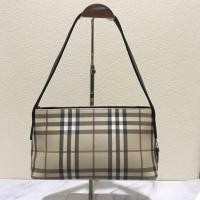 ราคา Burberry กระเป๋ามือสอง สะพายข้าง หนังแท้ งานสวยด้านในใหม่มาก ขนาด 9 นิ้ว (3557506702)