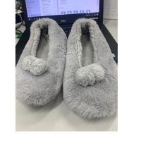 ราคา Slipper Uniqlo size M มือสองสภาพดี (3315702431)