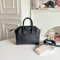 ราคา Very good con ‼️ Givenchy antigona mini ปี2019 สีดำ สภาพสวย หนังทรงแข็ง ใช้งานทั่วไป ขอบมุมไม่ถลอก ภายในสะอาด (27313930373)