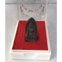 ราคา พระรอดวัดมหาวัน จ.ลำพูน รุ่น 1 ยมกปาฏิหาริย์ พิมพ์ต้อ ปลุกเศกที่กุฎิพระสารีบุตร เชตวันมหาวิหารอินเดีย ปี35 (5361611284)