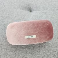 ราคา กล่องกำมะหยี่ miu miu (ชำรุด ปิดไม่สนิท) ลดได้ค่ะ (24383997472)