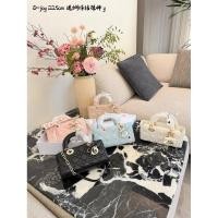 ราคา Dior Lady D-Joy แนวนอน Messenger Bag ทำจากหนังแกะ สีดำและลายหวาย พร้อม.Light Gold DRCharm จากไลน์ที่ต้องการ (49406920791)