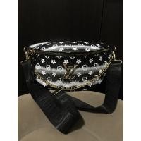 ราคา กระคาดอกลายหลุยส์สีขาวดำ (8054321117)
