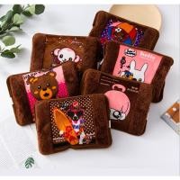ราคา กระเป๋าน้ำร้อนไฟฟ้า แบบสอดมือได้ ผ้าขนกำมะหยี่ (**สุ่มลายการ์ตูน**) เลือกสีได้ (41366743944)