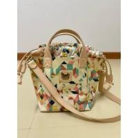 ราคา กระเป๋าKlosetแท้สีครีมลายPixelน่ารักส่งต่อ (23363783070)