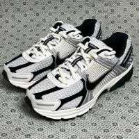 ราคา (สินค้าพร้อมส่ง) Nike Zoom Vomero 5 “ Photon Dust/Black” ของแท้ 100% (26778188778)