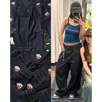 ราคา (ของแท้) Hollister playing cards graphic super baggy jeans กางเกงยีนส์ ปักลายไพ่กระเป๋าหลัง (25592120543)