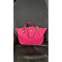 ราคา ส่งต่อ✅กระเป๋าสะพาย พัดหนัง 13 นิ้ว สีชมพูส๊ดสด COACH (16998628241)
