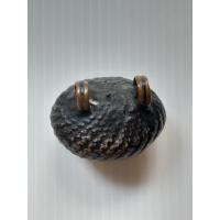 ราคา เบี้ยแก้ หลวงปู่เจือ วัดกลางบางแก้ว จ.นครปฐม (สำนักหลวงปู่บุญ วัดกลางบางแก้ว ผู้โด่งดังเรื่องเบี้ยแก้)สร้างปี2548 (44275113744)