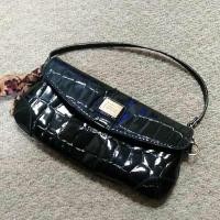 ราคา กระเป๋าถือหนังสีดำ แบรนด์แท้ USED (51902653320)
