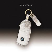 ราคา KUNJAE&Co. เคสกุญแจรถยนต์ BMW หนังจระเข้ Niloticus Crocodile Leather (Handmade จัดส่งใน 7-10 วัน) (29035310067)