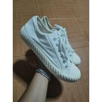 ราคา SNRD สีขาวล้วน ไซร้ 42.5/27 มือสองของแท้(สภาพใหม่) (48504766567)
