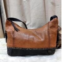 ราคา The Sak Two Tone Black and Tan Leather Shoulder Bag Purse Hobo กระเป๋ามือสอง คล้องไหล่ แบรนด์แท้ (26603040621)