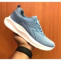 ราคา รองเท้าผ้าใบ DIADORA สําหรับผู้หญิง ของแท้ 100% (52500792136)