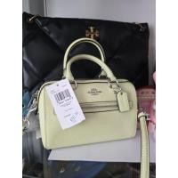 ราคา Coach หมอนมินิ มือหนึ่ง ป้ายห้อย แท้ 100% (43915686323)