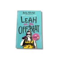 ราคา Leah on the Offbeat จาก Love, Simon - simonverse #3 by Becky Albertalli นิยาย young adult LGBT ภาษาอังกฤษ มือสอง (24814401755)