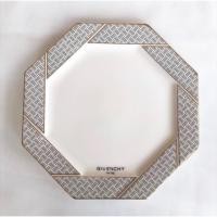 ราคา (พร้อมส่ง) จานขนม Givenchy แท้ (4735698315)