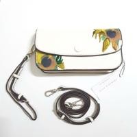 ราคา CHARLES & KEITH X Van Gogh clutch ของแท้ (1861290407)