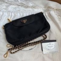 ราคา Like new Prada nylon crossbody สีดำ ปี2014 สภาพสวย ขอบมุมสวยไม่ถลอก ภายในสะอาด อะไหล่ทองวิ้ง สายโซ่หนังนะค่า ฮิตมากก (2031262865)