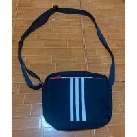 ราคา กระเป๋าสะพาย adidas สภาพมากกว่า 85% (26138605721)