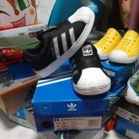 ราคา รองเท้าเด็ก adidas superstar สีดำ (22354669325)