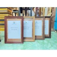ราคา กรอบรูปสีไม้ธรรมชาติ หน้ากว้าง 3 cm. ด้านหน้าเป็นกระจกใส 2 มิล ใส่ได้ทั้งแนวตั้งและแนวนอน ตั้งโต๊ะหรือแวขนผนังได้ (26831638802)