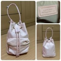ราคา ส่งต่อ กระเป๋า samantha Thavasa ผ้าไนล่อน สีชมพู ขนาด 6 x 8.5” *มีตำหนิรอยเปื้อนสนิมจากตาไก่ของกระเป๋าค่ะ (29838976333)