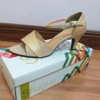 ราคา รองเท้าส้นสูงShuguuสีครีม(มือสอง) (7132510693)