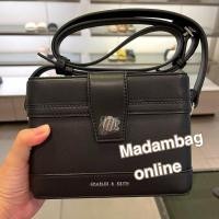 ราคา ♞,♘,♙CHARLES & KEITH Bronte Boxy Crossbody Bag กระเป๋าสะพายข้าง ทรงกล่อง ioe (26767641743)