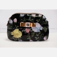 ราคา TED BAKER Black Floral Medium Baker Ted Bag (8041741351)
