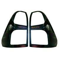 ราคา ครอบไฟท้าย/ฝาครอบไฟท้าย Toyota Revo 2015-2019 ดำด้าน v2 โลโก้แดง (5900182387)