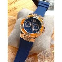 ราคา นาฬิกาGENEVAทรงGUESSงานแกกันน้ำขอบเพชร สายยางสีน้ำเงินสำหรับผู้หญิง (8415051186)