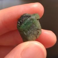 ราคา มรกตดิบ (Rough Emerald) น้ำหนัก 2.79 กรัม พลอยก้อน หินดิบ (22560340647)