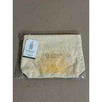 ราคา L'occitane กระเป๋าใส่เครื่องสำอาง ได้มาจากแบรนด์นะคะ New in pack (49805699555)