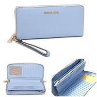 ราคา กระเป๋าสตางค์ใบยาวซิปรอบ ใส่มือถือได้ คล้องมือได้ Michael Kors Jet Set Travel หนังแท้สีฟ้า ของแท้ 100% จากอเมริกา (8887985185)