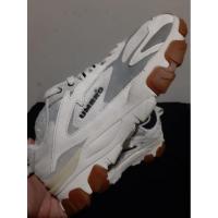 ราคา รองเท้าผ้าใบ UMBRO ไซส์ 38.5 พื้นรองเท้า 24.5 cm preloved/มือสอง/มือสอง (50250418857)