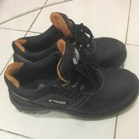 ราคา รองเท้าเซฟตี้ best safe มือสอง size 38 (1031231840)