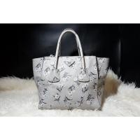 ราคา (มือสองของแท้) PRADA Glace Calf Tote Limited (18653888379)