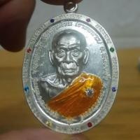 ราคา ประกันแท้​ตลอดชีพ​ เหรียญชนะจน​ หลวงพ่อพัฒน์​ ปุญญกาโม​ เนื้อเงิน​ ฝังเพชรแท้บนจีวร​ ฝังพลอยแท้นพเก้ารอบเหรียญ​ ตอก9รอบ (29055870216)