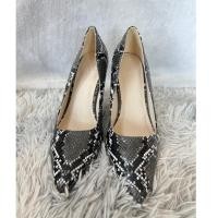ราคา (มือ 2) รองเท้าส้นสูงยัสปาล พิมพ์ลายงูสีดำ Size 36 (27135541562)