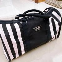 ราคา กระเป๋าฟิตเนส Victoria’s Secret แท้ จากช็อปอเมริกา (17855717200)