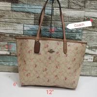 ราคา Coach F31776 Reversible City Zip Tote in Signature Canvas with Daisy Bundle Print  (41828489437)