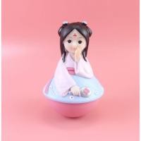 ราคา ตุ๊กตาล้มลุก โมเดล ตุ๊กตาน่ารัก ตั้งโชว์ชั้นวาง ของเล่นเด็ก Happy Pig Sesame งานเรซิน หมู่อ้วนกับสาวงาม (6882272094)