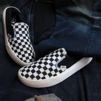 ราคา ส่งฟรี 10Us Vans Checkerboard ComfyCush Mule Slip-On Black ใส่สบายขั้นสุด เหยียบส้นได้ by OldShoes (42529612722)