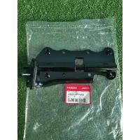 ราคา แป้นยึดเหล็กพักเท้าหน้าตัวใน รถดรีม125 เวฟ125 ของแท้HONDA (8861663664)