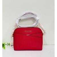 ราคา Michael Kors Jet Set Travel Medium Dome Crossbody Bag Bright Red Leather หายาก (3675001845)