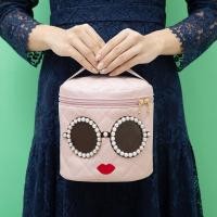 ราคา กระเป๋านิตยสารญี่ปุ่น A-jolie แว่นกันแดด ปากแดง กระเป๋าเครื่องสำอางพกพา (20617274495)