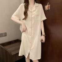 ราคา มาใหม่ชุดนอนกระโปรง ชุดนอนเดรสยาว คอปก แขนสั้นกระดุมผ่าหน้า มีประเป๋าหน้าด้านซ้าย สไตล์มินิมอล เรียบหรู ใส่สบาย✨ี (41911514065)